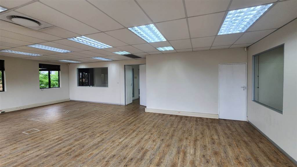 620  m² Commercial space in Die Hoewes photo number 19