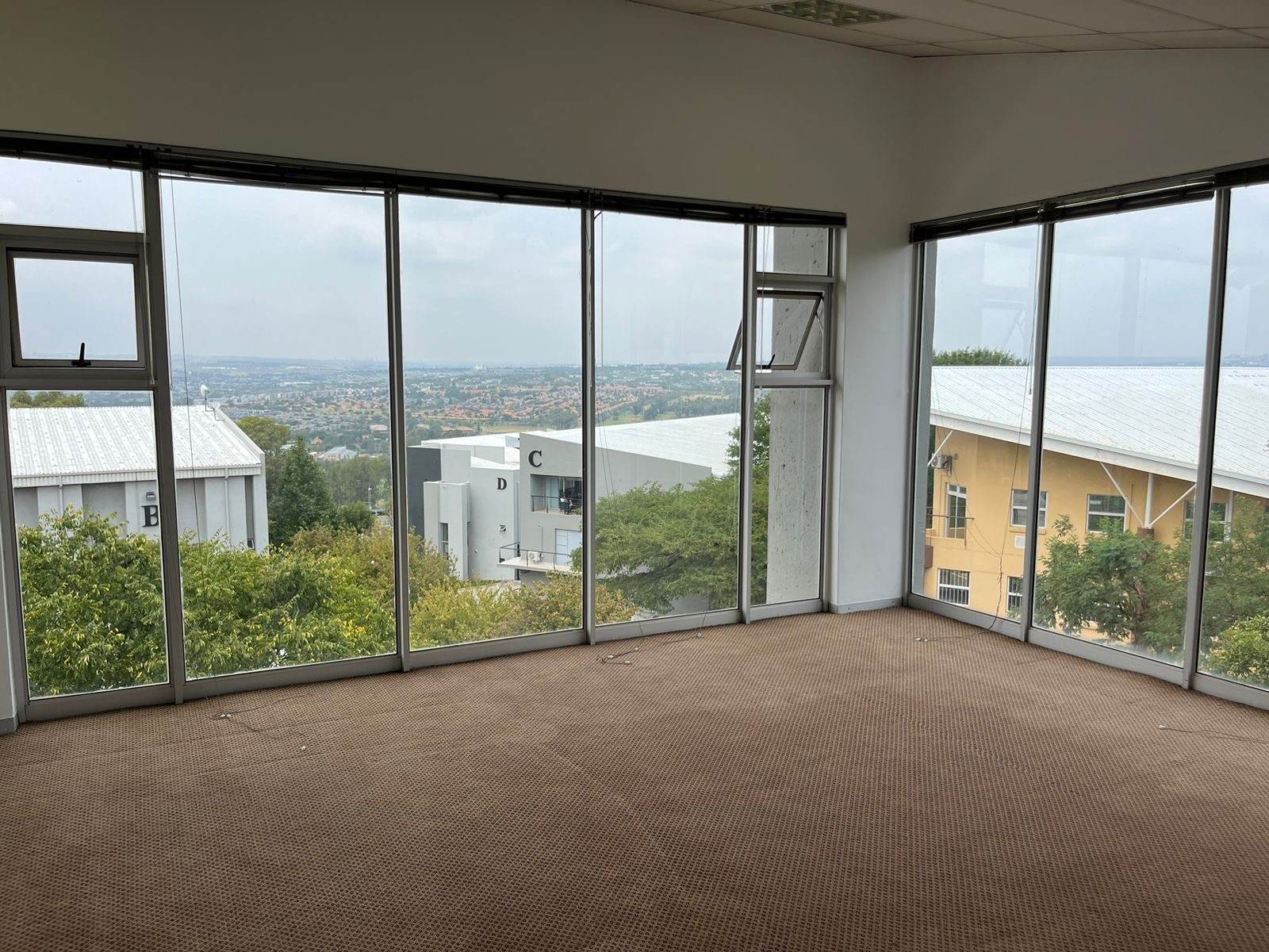 242  m² Office Space in Kyalami photo number 9