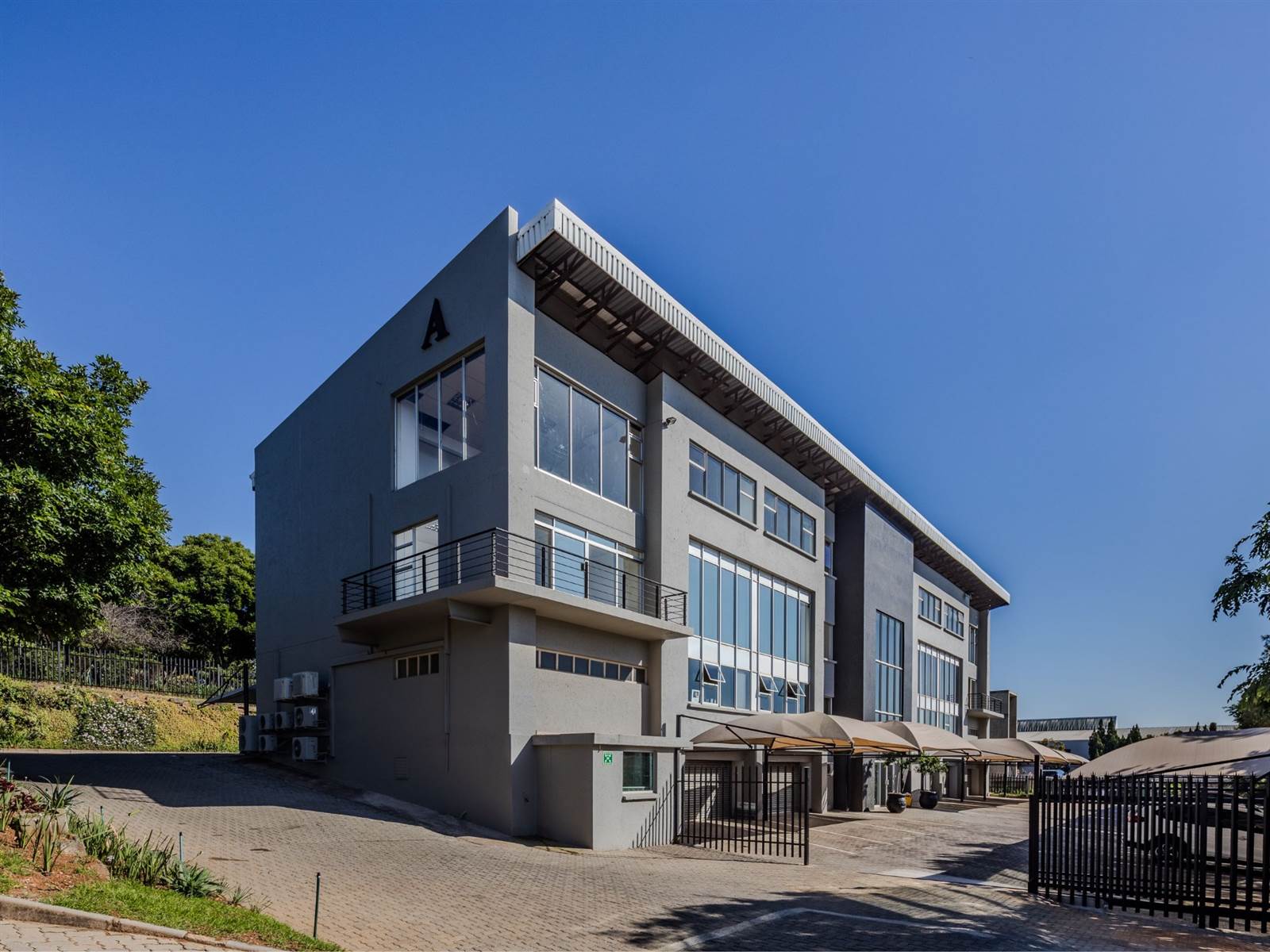 242  m² Office Space in Kyalami photo number 3