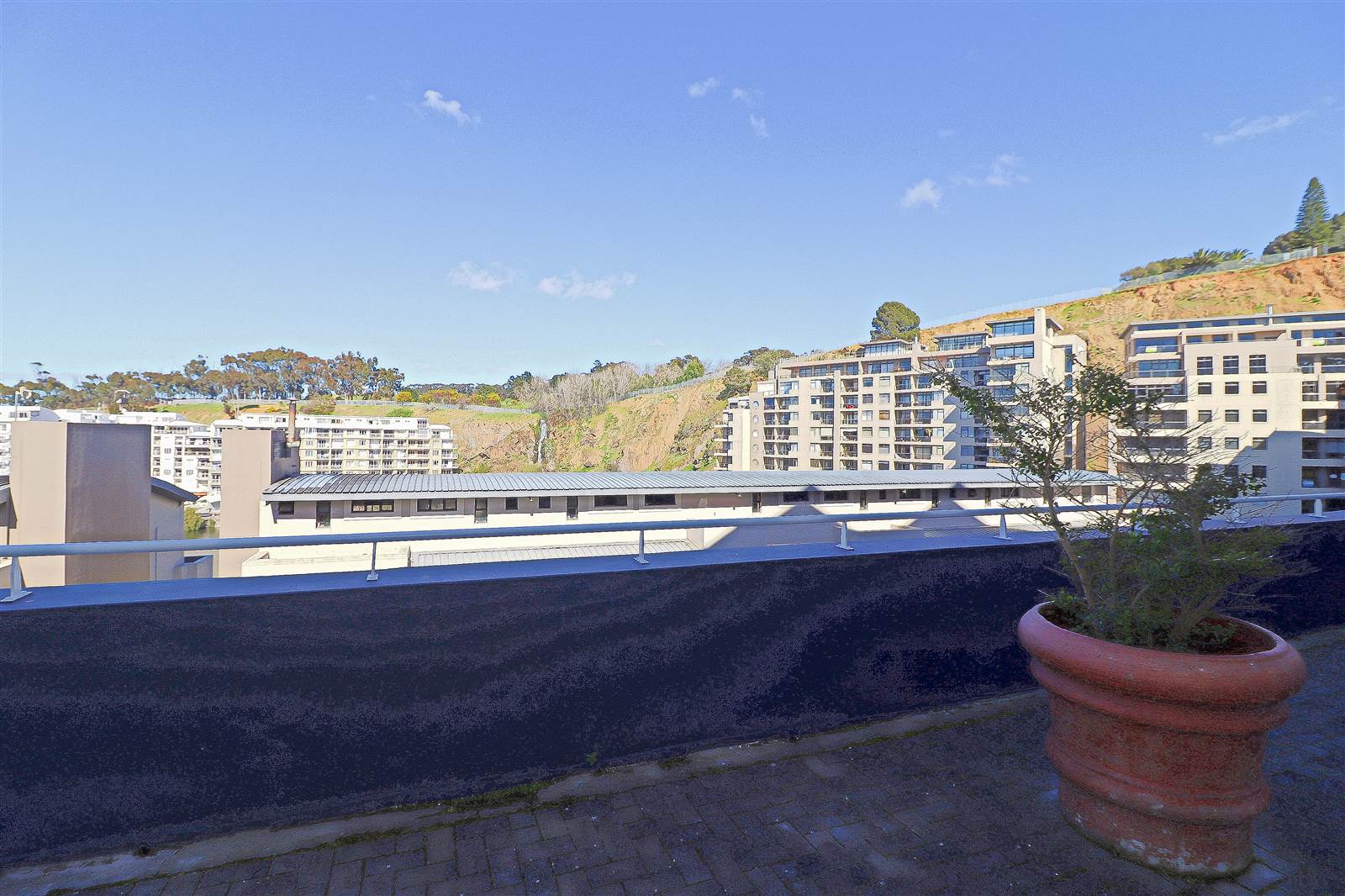 2 Bed Apartment in Tyger Waterfront photo number 9