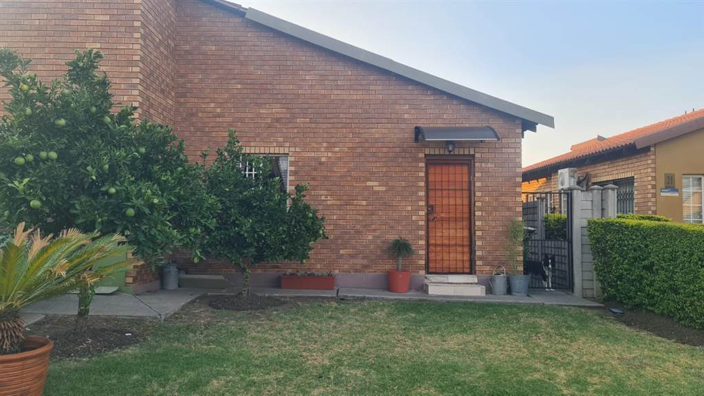 3 Bed House in Waterkloof East photo number 29