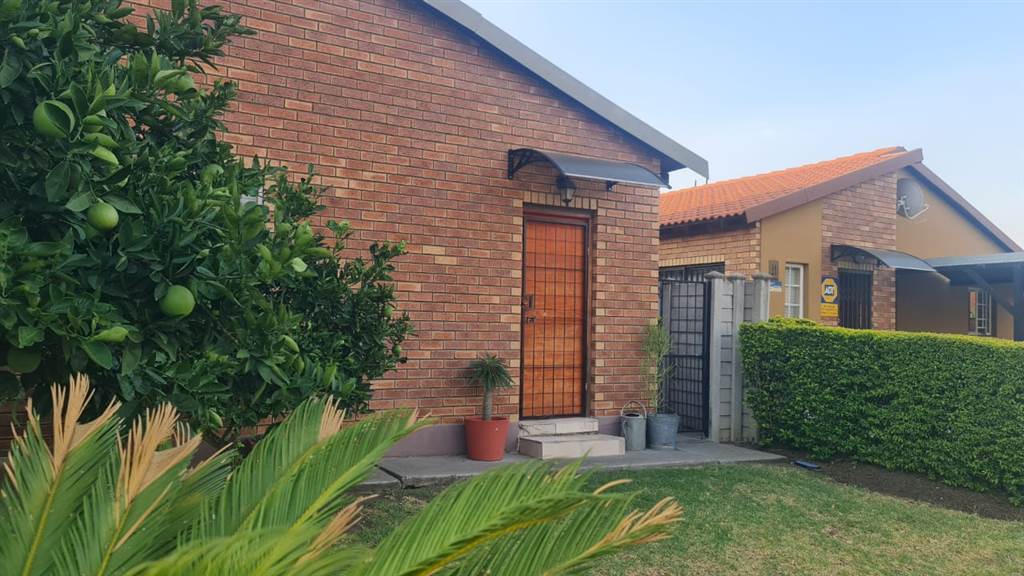 3 Bed House in Waterkloof East photo number 30