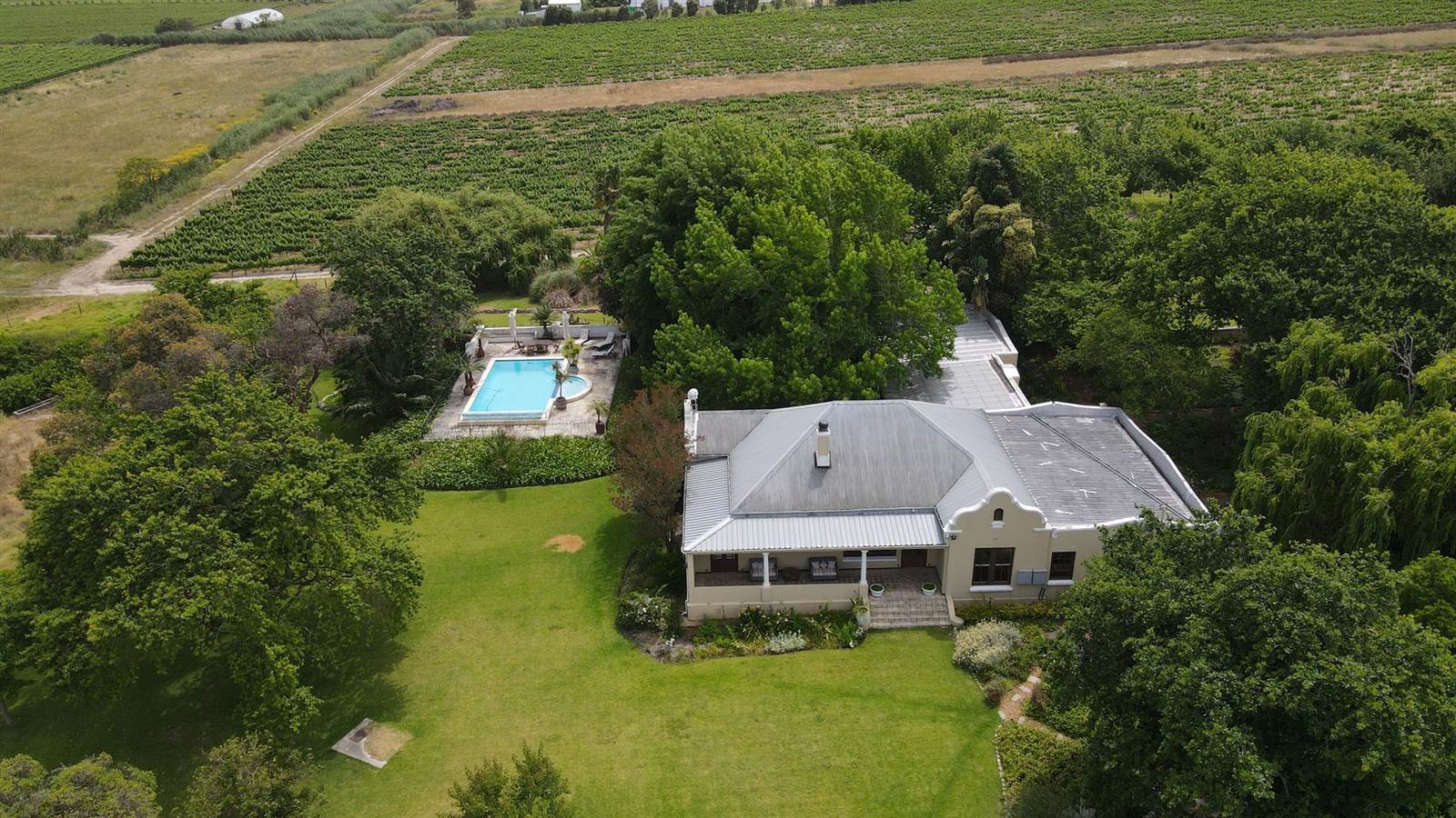 32 ha Farm with House in Stellenbosch Agricultural photo number 1