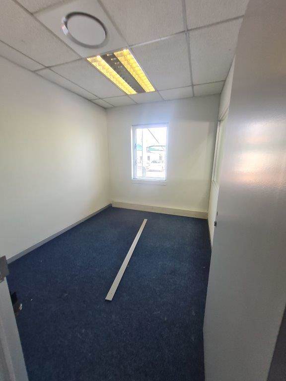 280  m² Office Space in Centurion CBD photo number 14