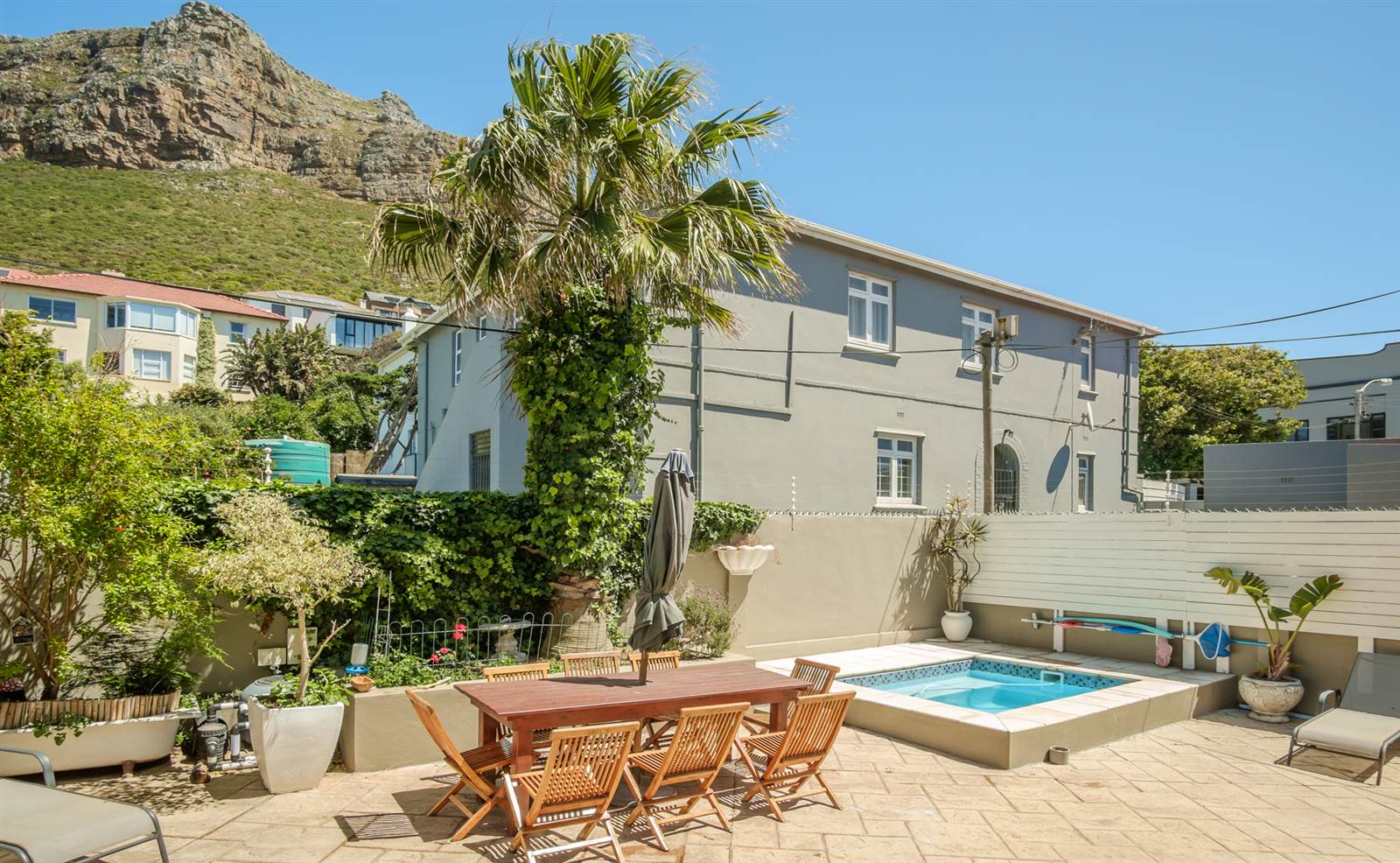 6 Bed House in Muizenberg photo number 15