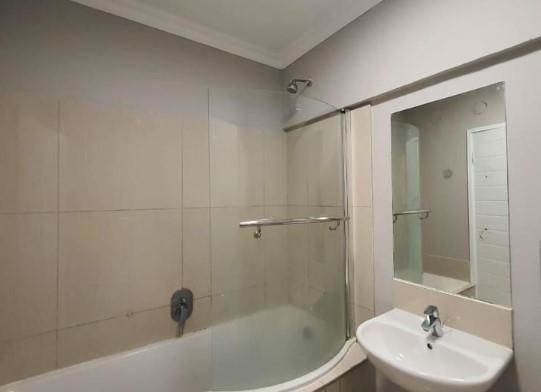 2 Bed Apartment in Umhlanga Ridge New Town Centre photo number 11
