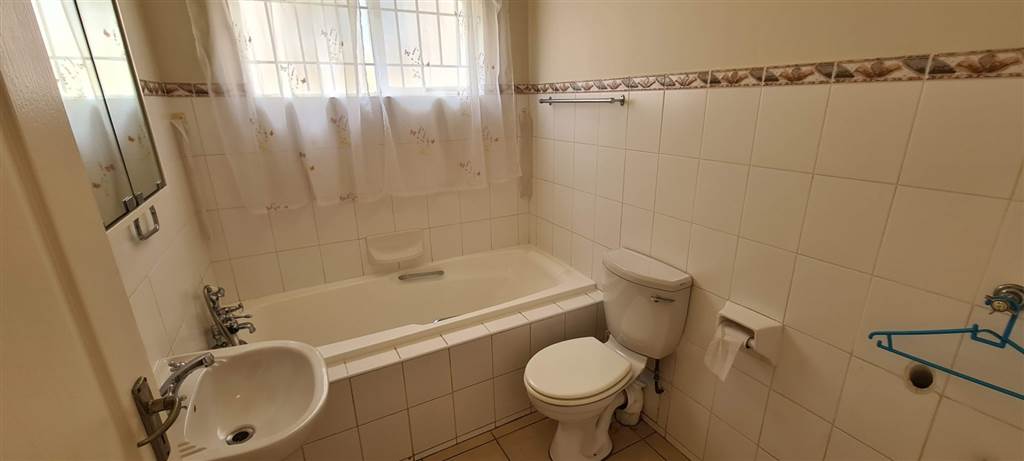 2 Bed Apartment in Umgeni Park photo number 16