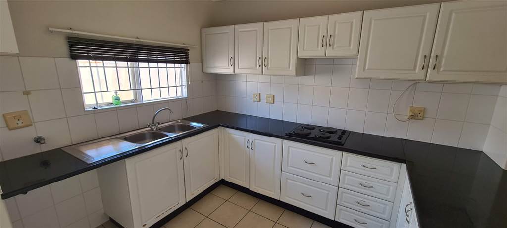 2 Bed Apartment in Umgeni Park photo number 3