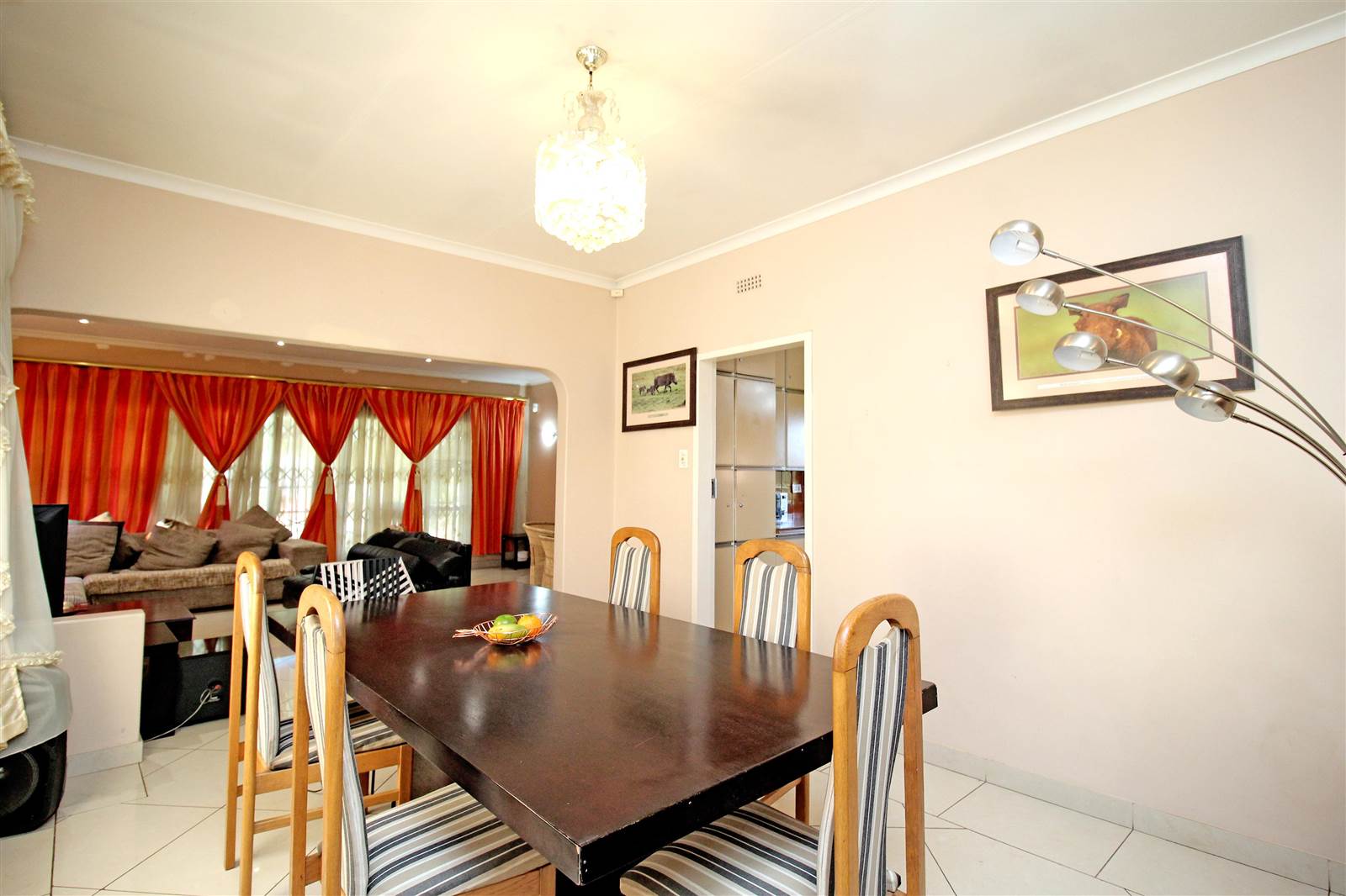 5 Bed House in Bramley View photo number 7