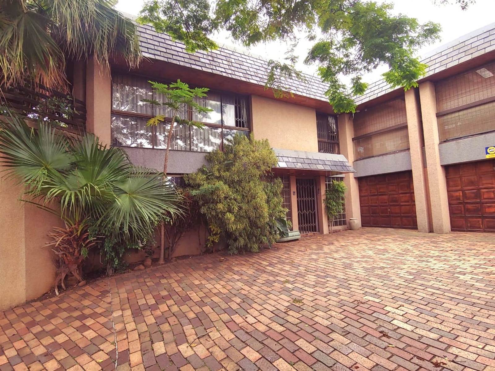 5 Bed House in Durban North photo number 3