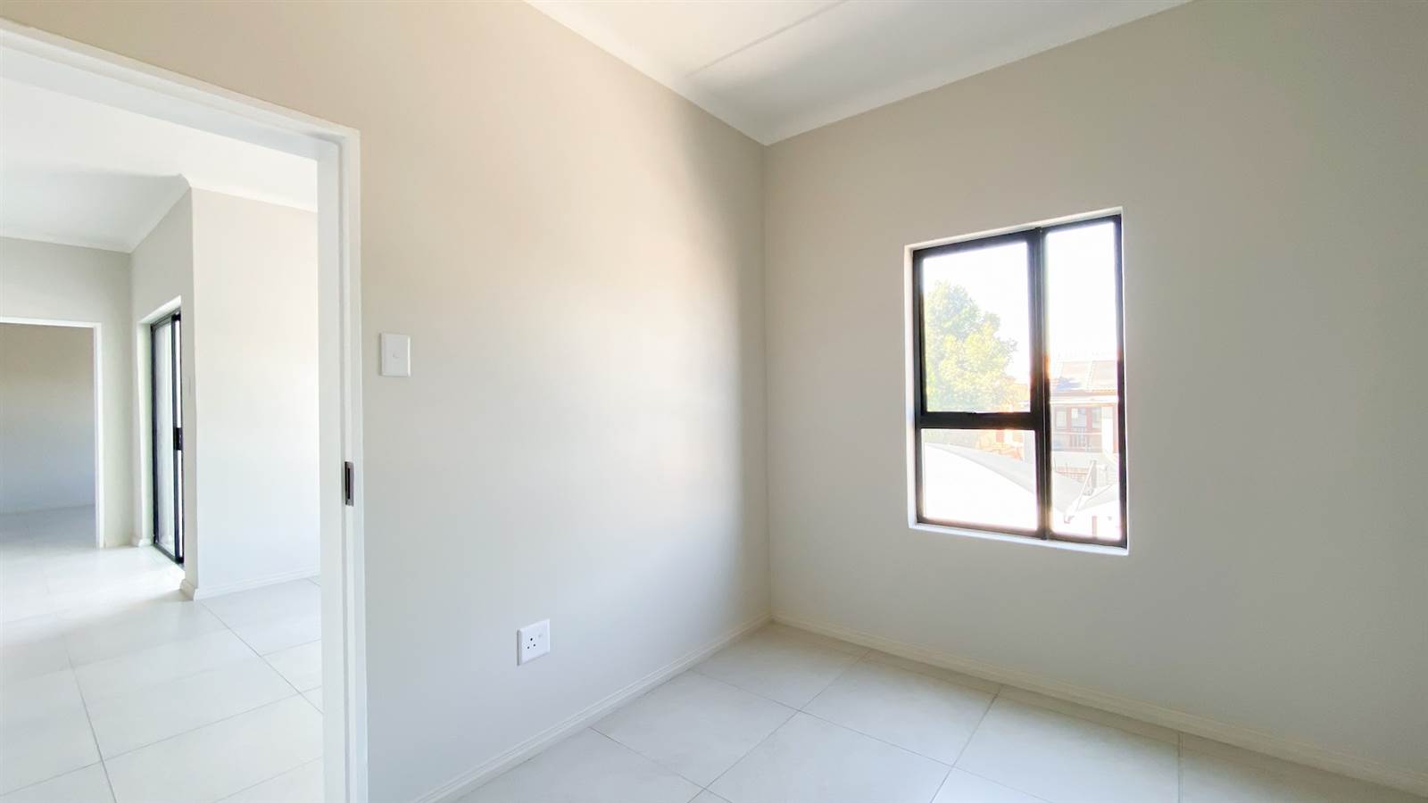 2 Bed Apartment in Kyalami photo number 20