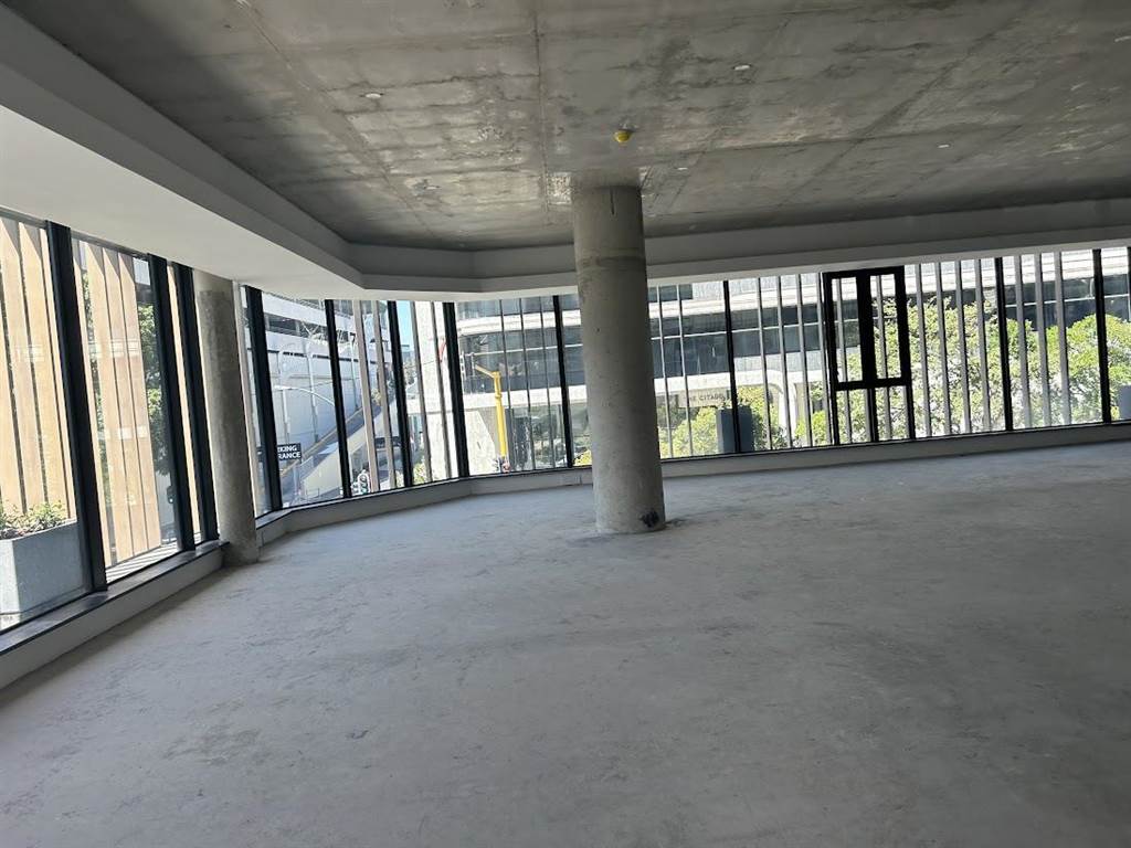 881  m² Office Space in Claremont photo number 12