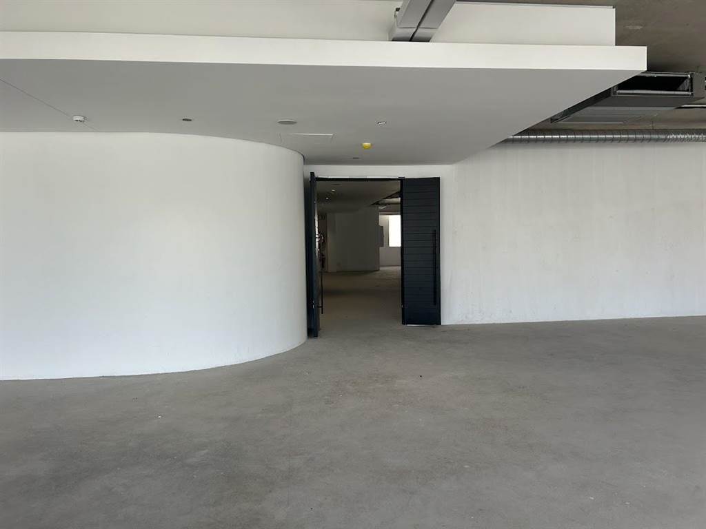 881  m² Office Space in Claremont photo number 7