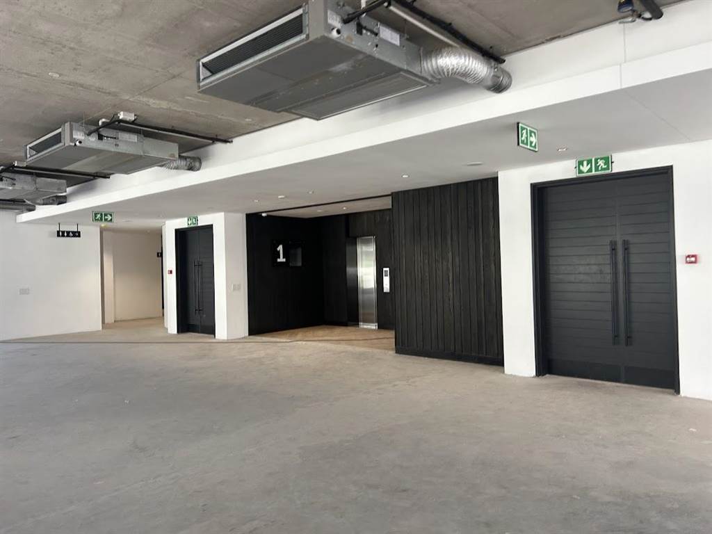 881  m² Office Space in Claremont photo number 14