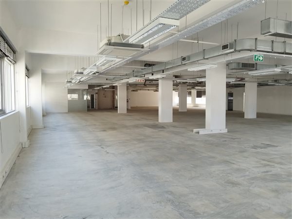 904  m² Office Space