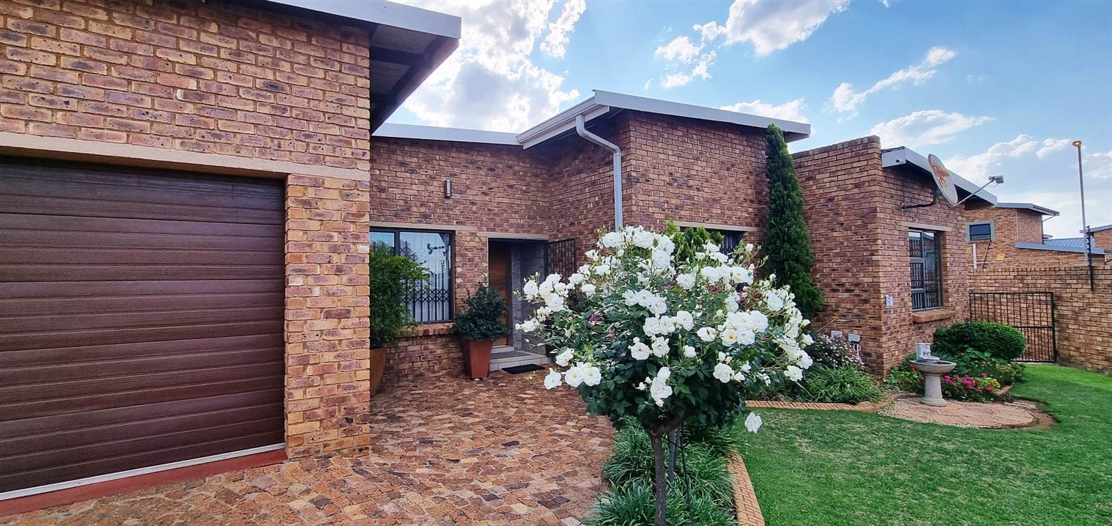 3 Bed House for sale in Pomona T4852329 Private Property