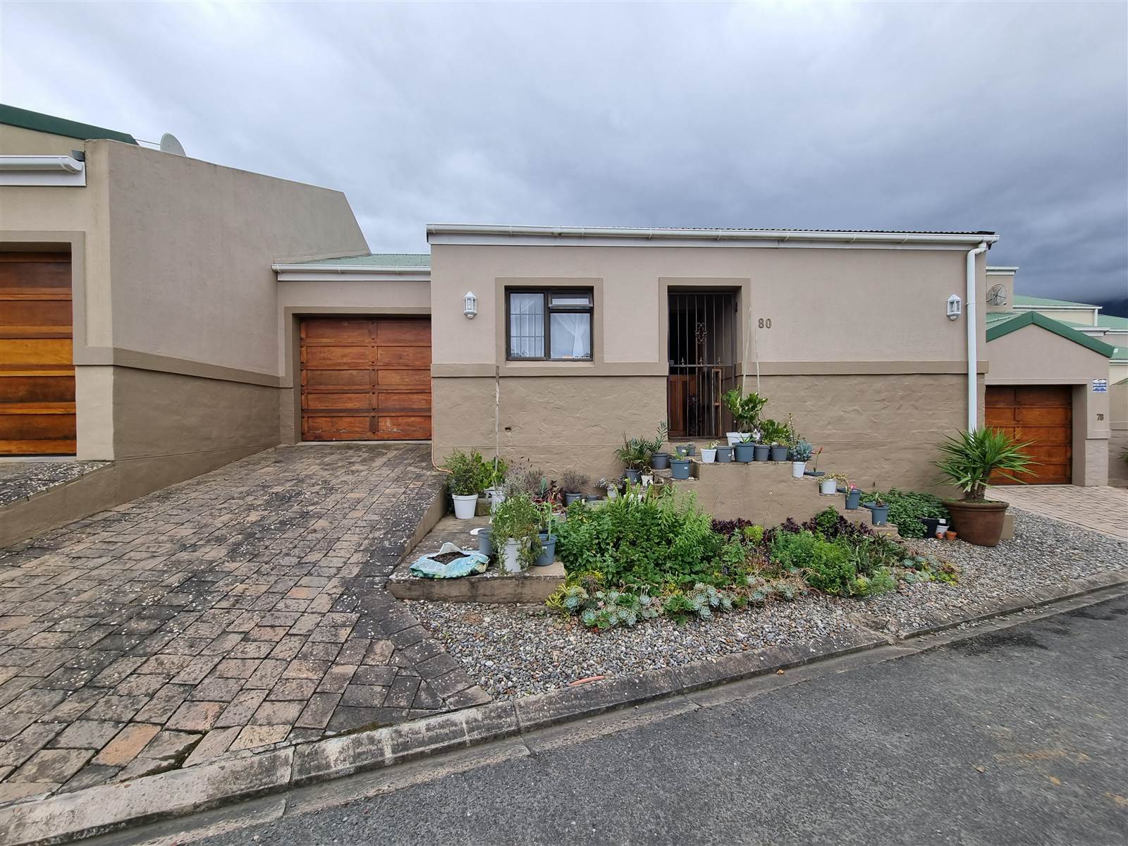 2 Bed Townhouse in Swellendam photo number 3