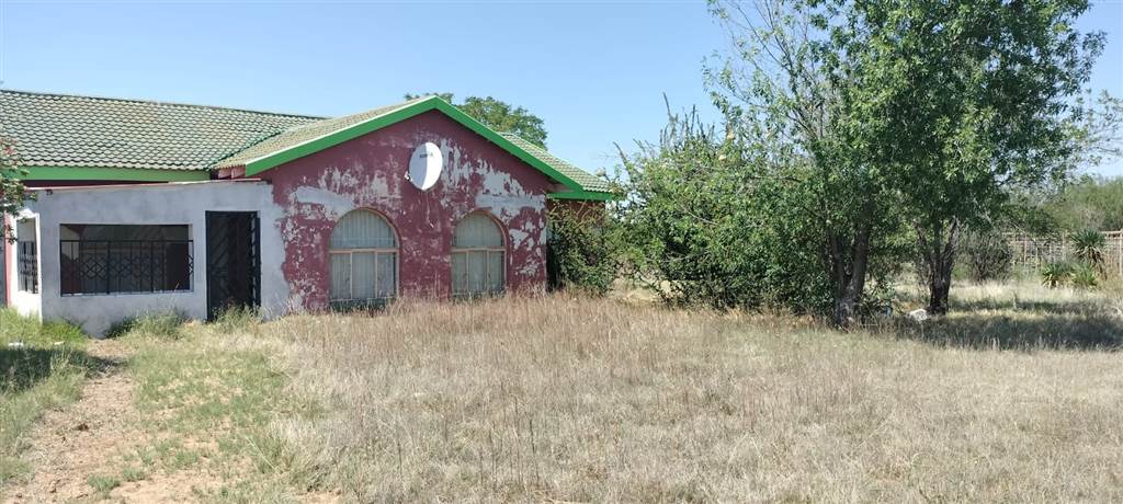 4.3 ha Land available in Bloemfontein Farms photo number 2