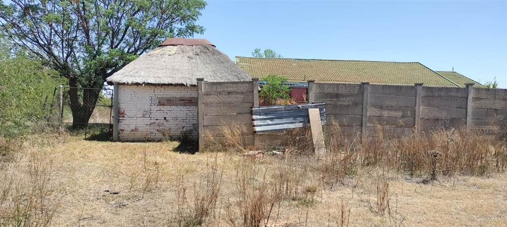 4.3 ha Land available in Bloemfontein Farms photo number 7