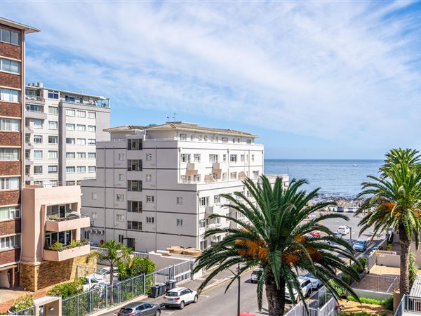 2 Bed Apartment in Sea Point