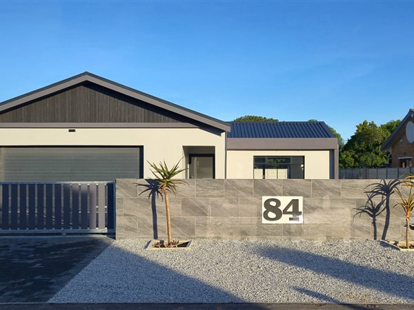 4 Bedroom House 4 Bedroom House