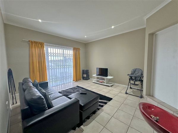 3 Bed House in Parsons Ridge