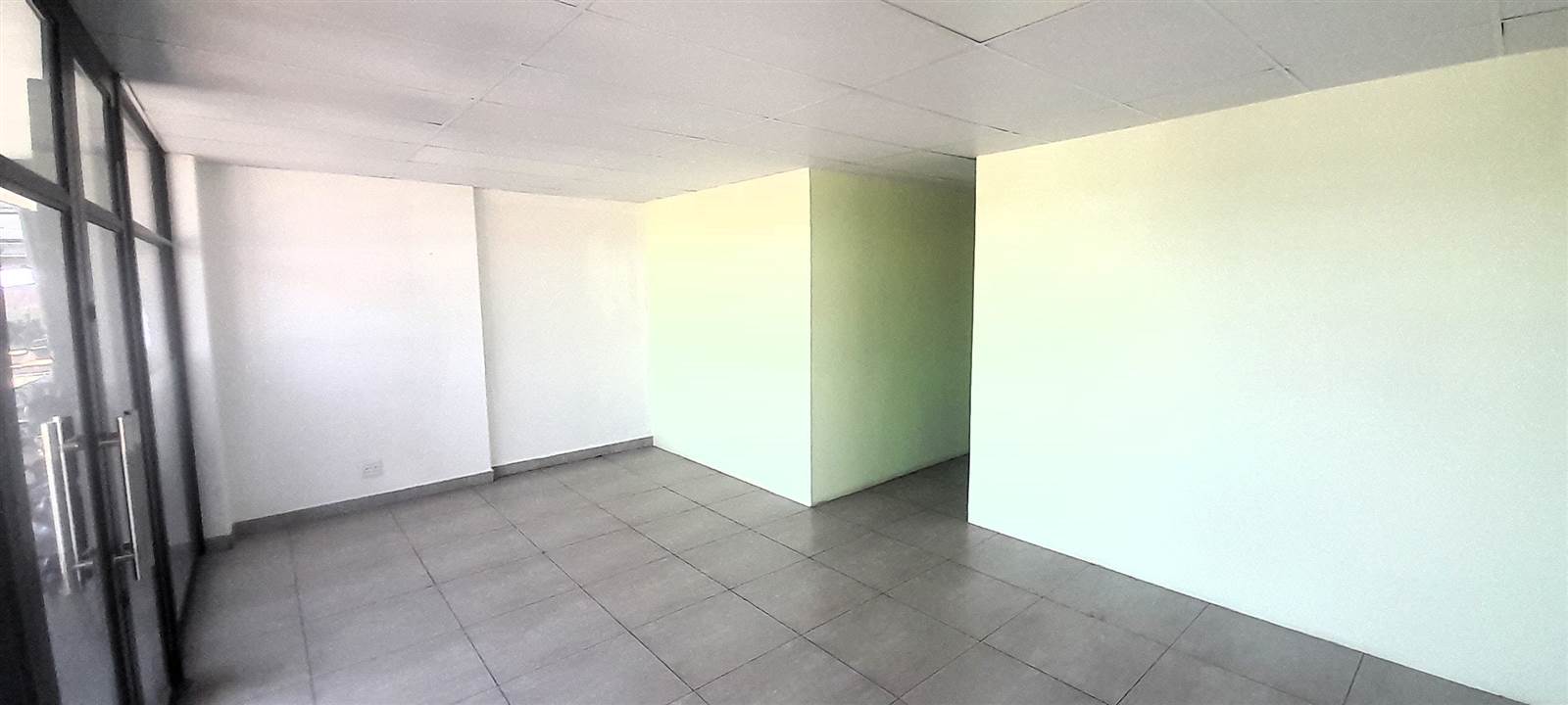75  m² Commercial space in Cashan photo number 4