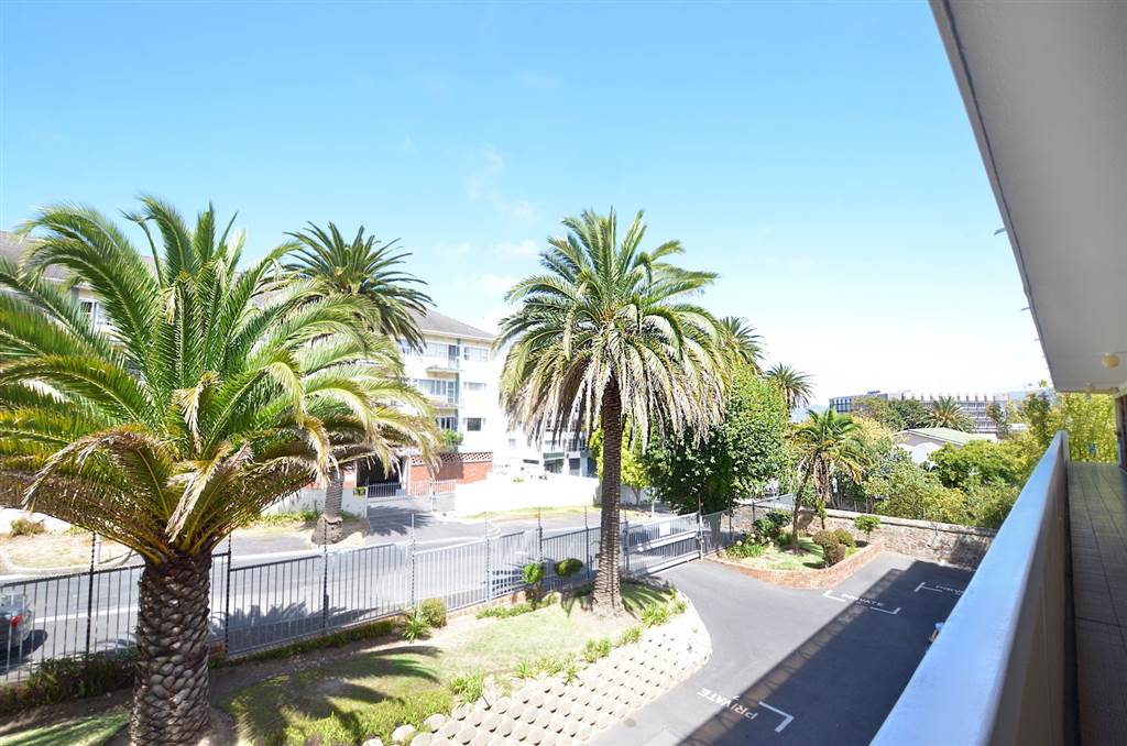 2 Bed Apartment in Wynberg Upper photo number 16