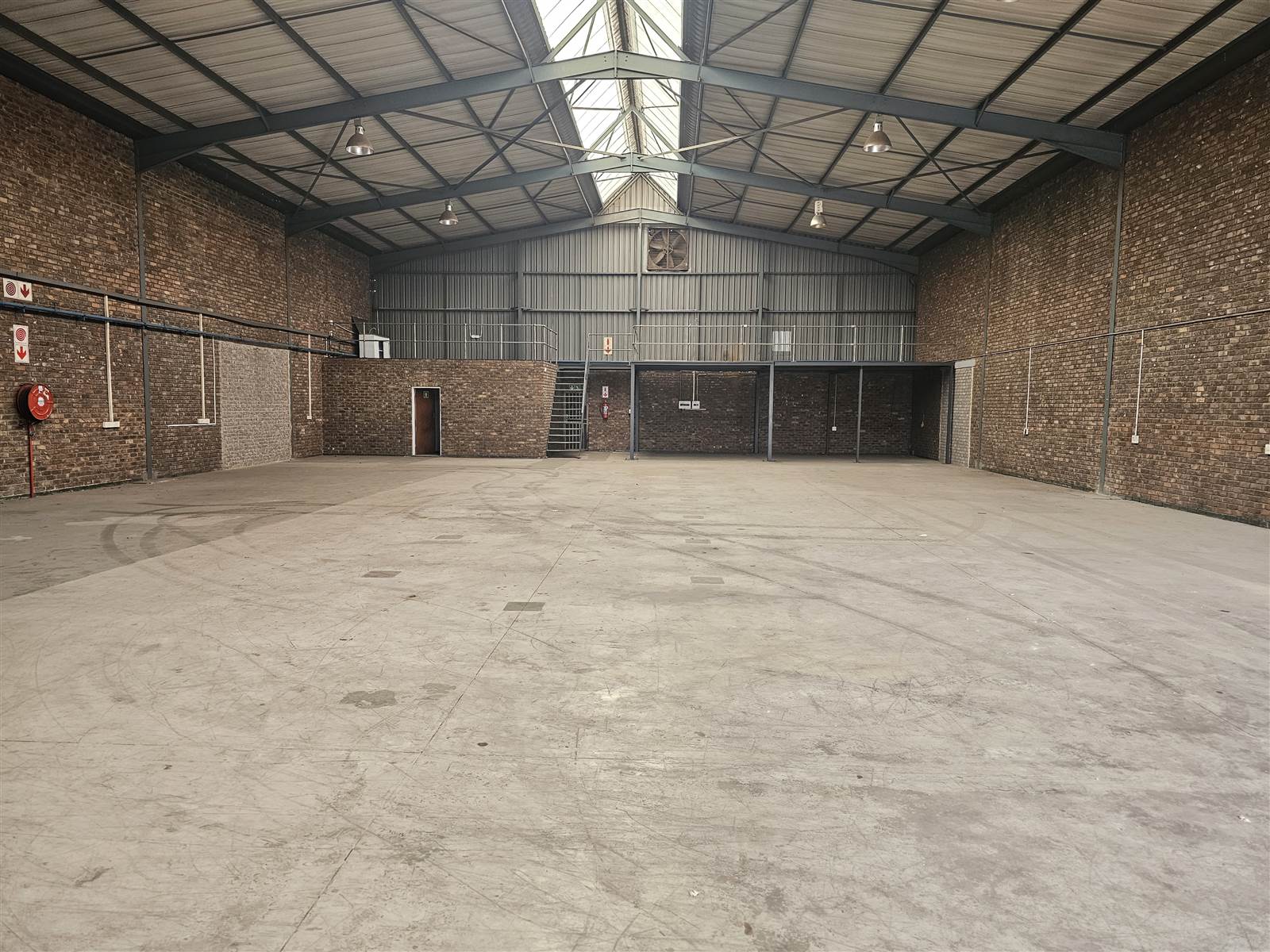 850  m² Industrial space in Wadeville photo number 3