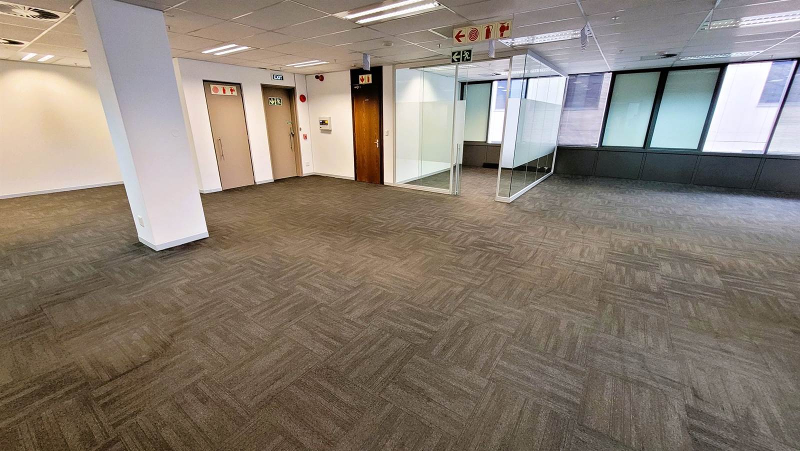 3667  m² Office Space in Menlyn photo number 29