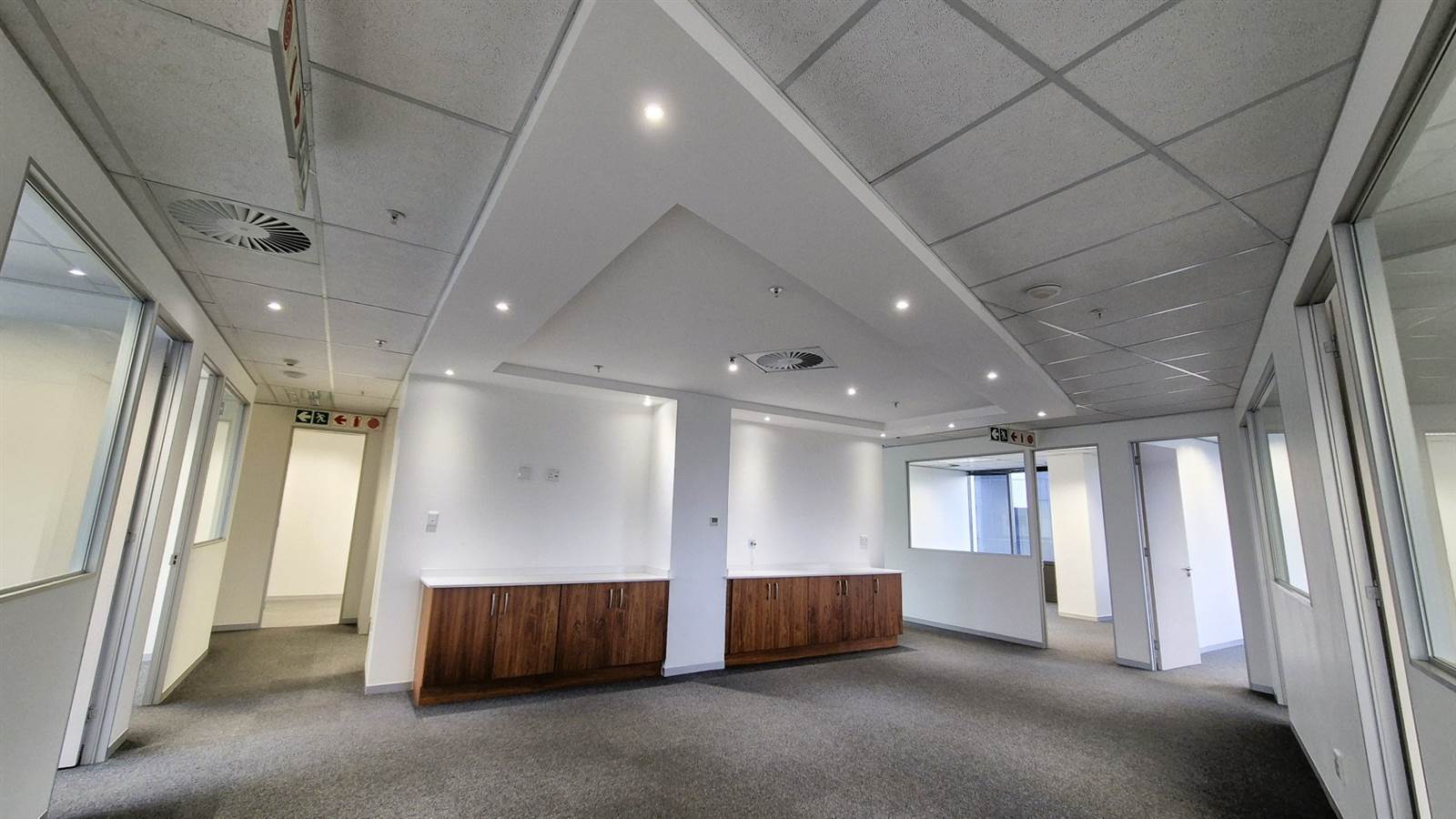 3667  m² Office Space in Menlyn photo number 18