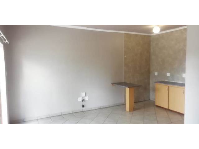 Bachelor apartment in Polokwane Central photo number 5