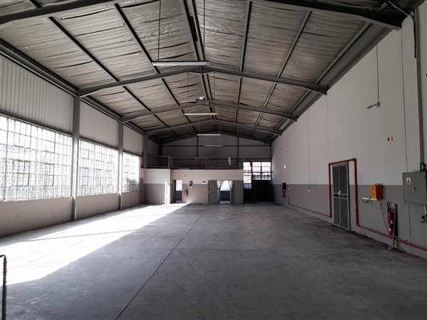 632  m² Commercial space