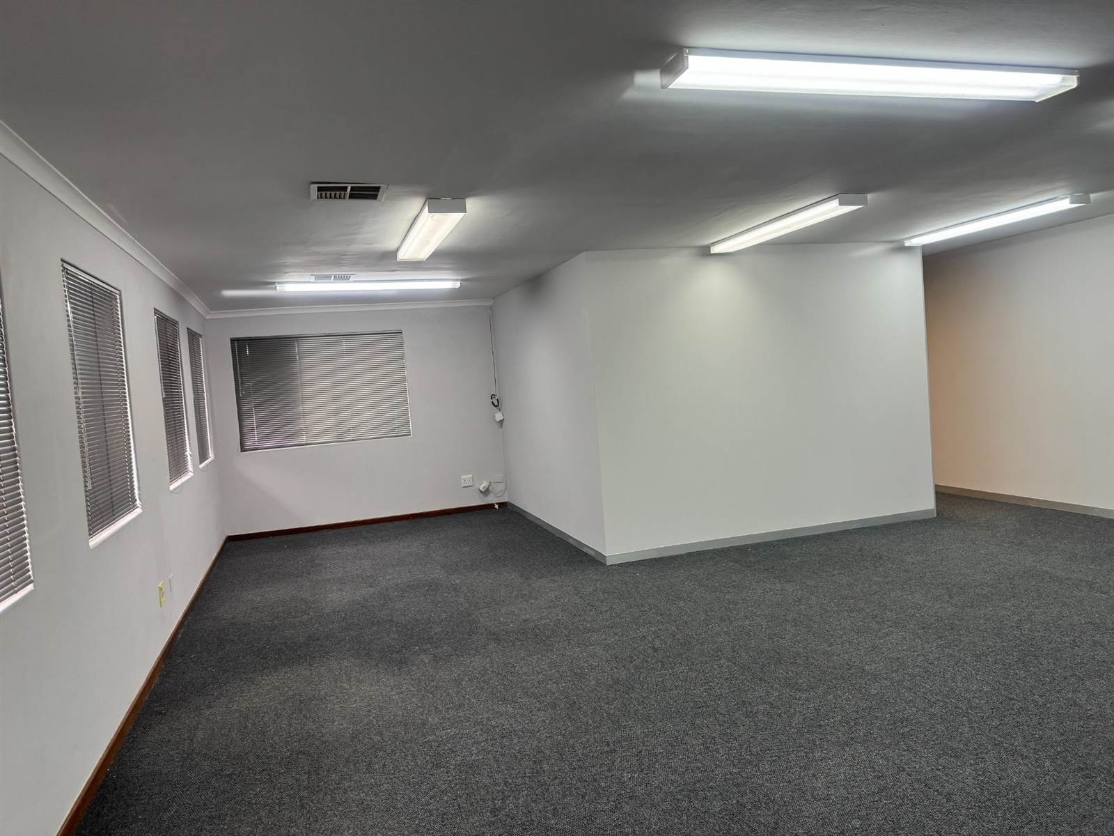 150  m² Commercial space in Hillcrest Central photo number 8