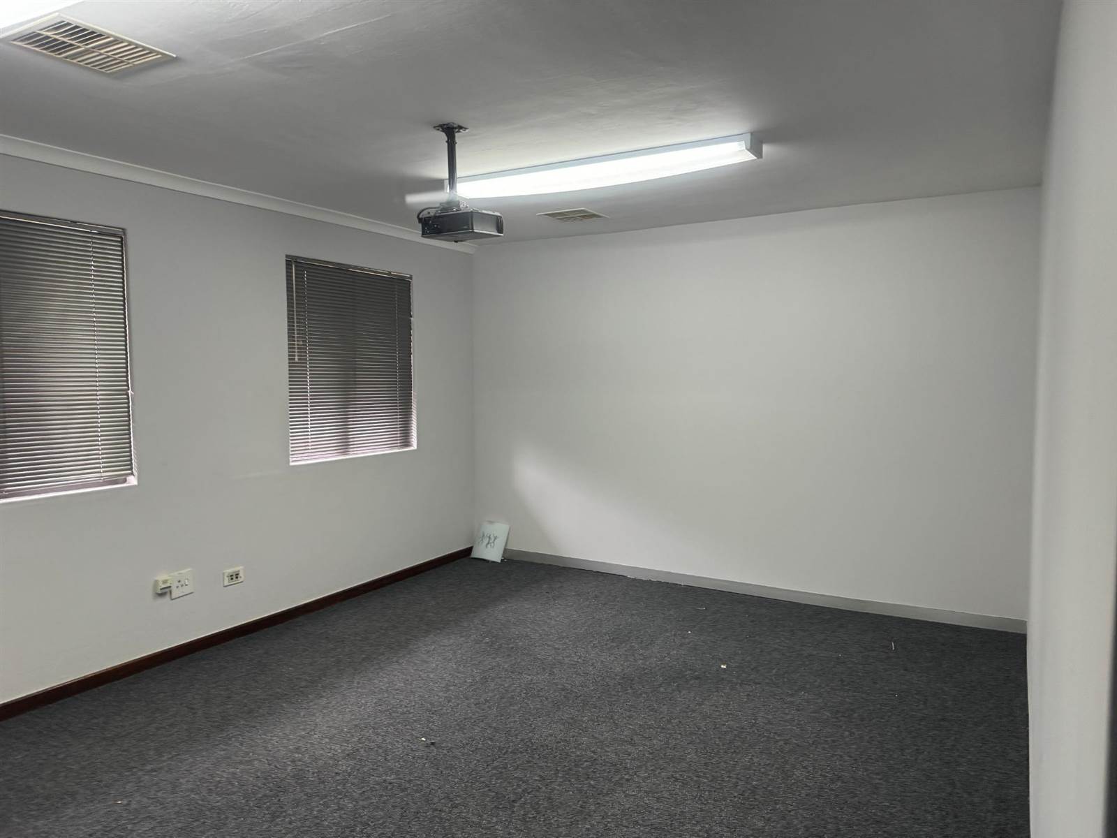 150  m² Commercial space in Hillcrest Central photo number 21