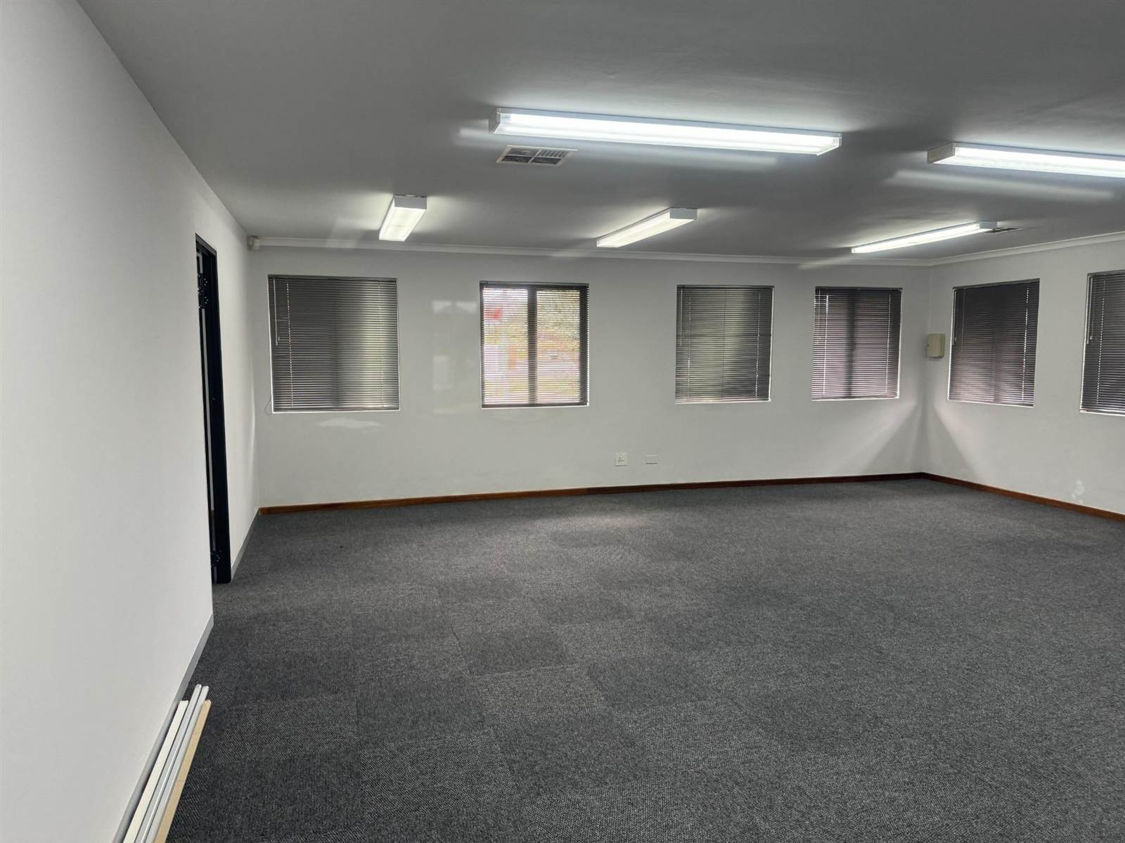 150  m² Commercial space in Hillcrest Central photo number 5
