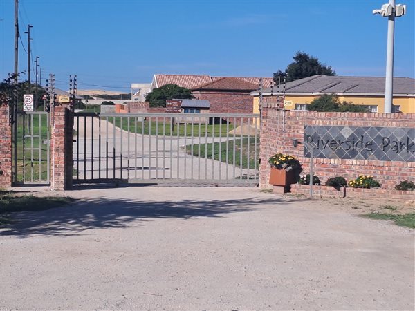 798 m² Land