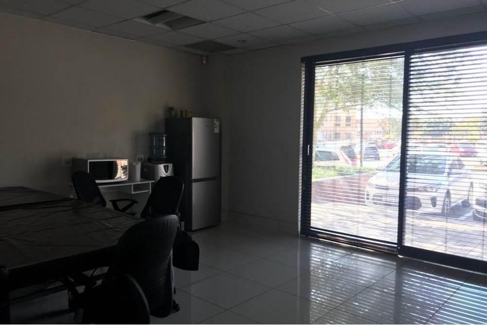 395  m² Commercial space in Sunninghill photo number 16