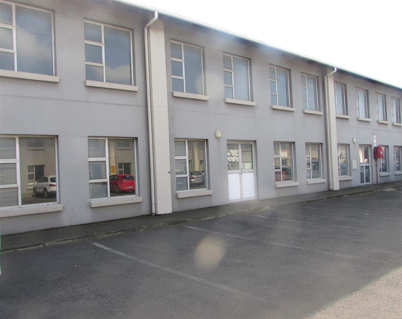 152  m² Industrial space in Alton photo number 2