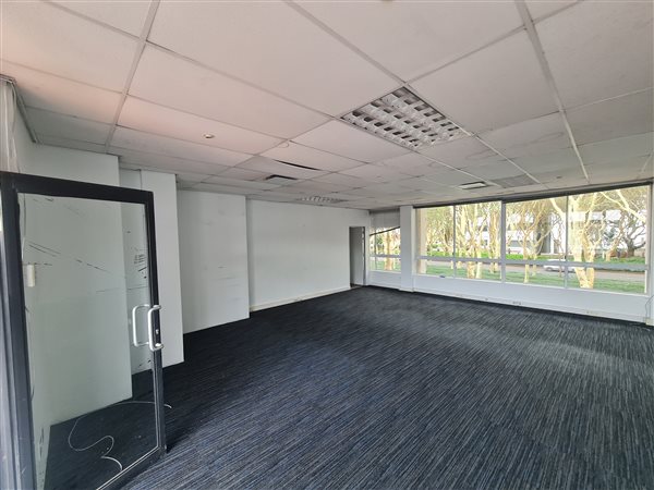 55  m² Commercial space in La Lucia