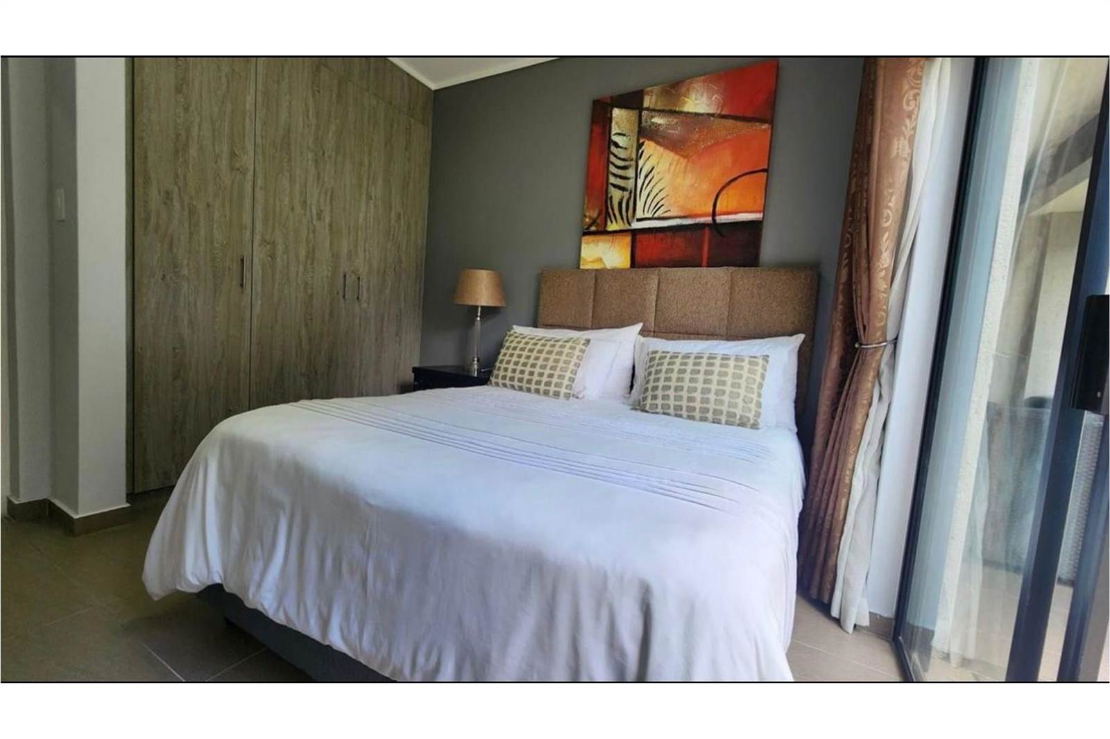 4 Bed Apartment in Kyalami photo number 12