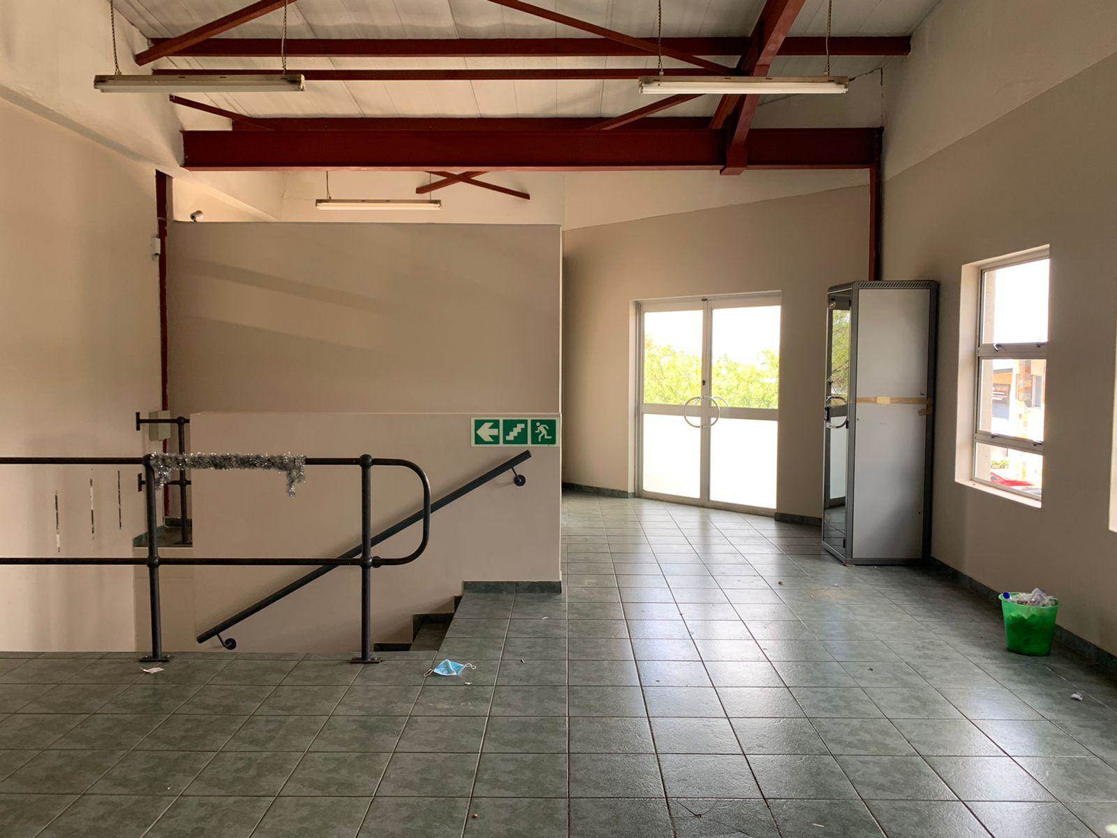 265  m² Industrial space in Eastgate photo number 4