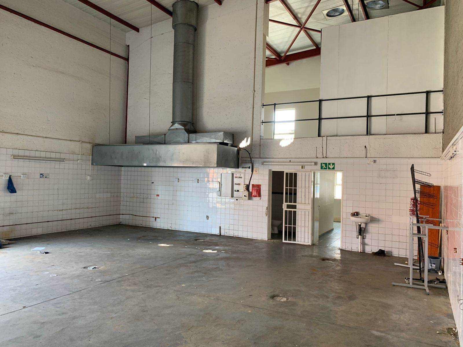 265  m² Industrial space in Eastgate photo number 11