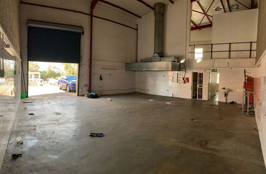 265  m² Industrial space in Eastgate photo number 7
