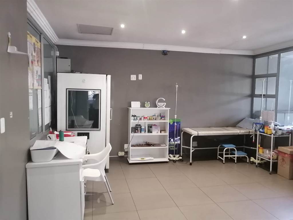 300  m² Commercial space in Pretoria Central photo number 14