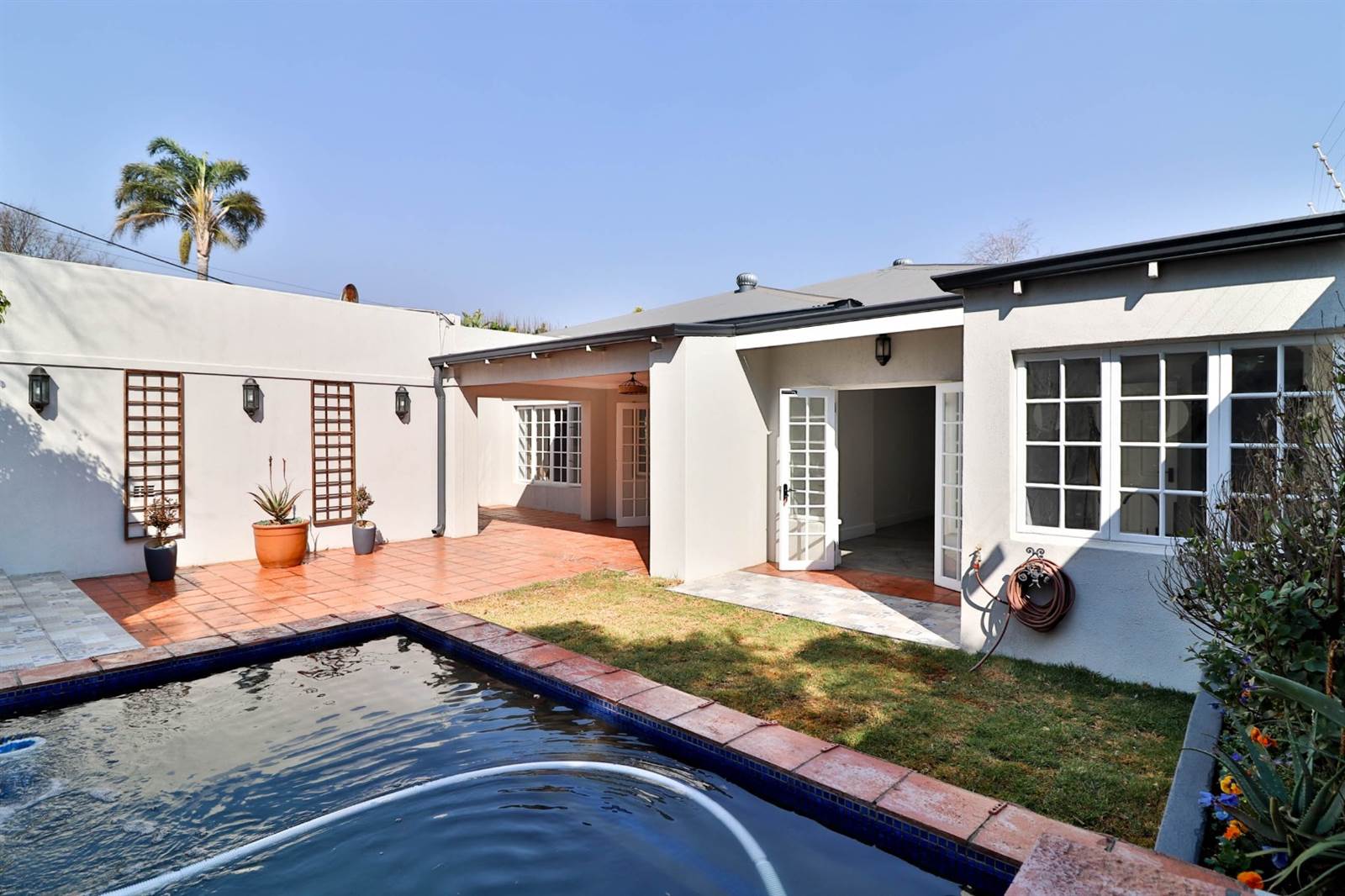 4 Bed House in Parkhurst photo number 1