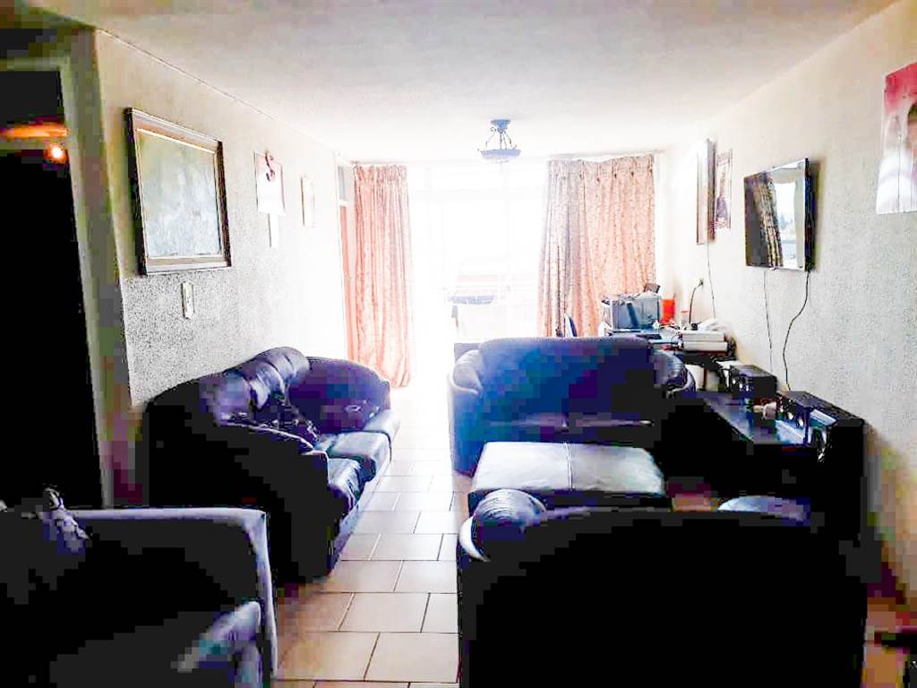 2.5 Bed Apartment in Pretoria North photo number 2