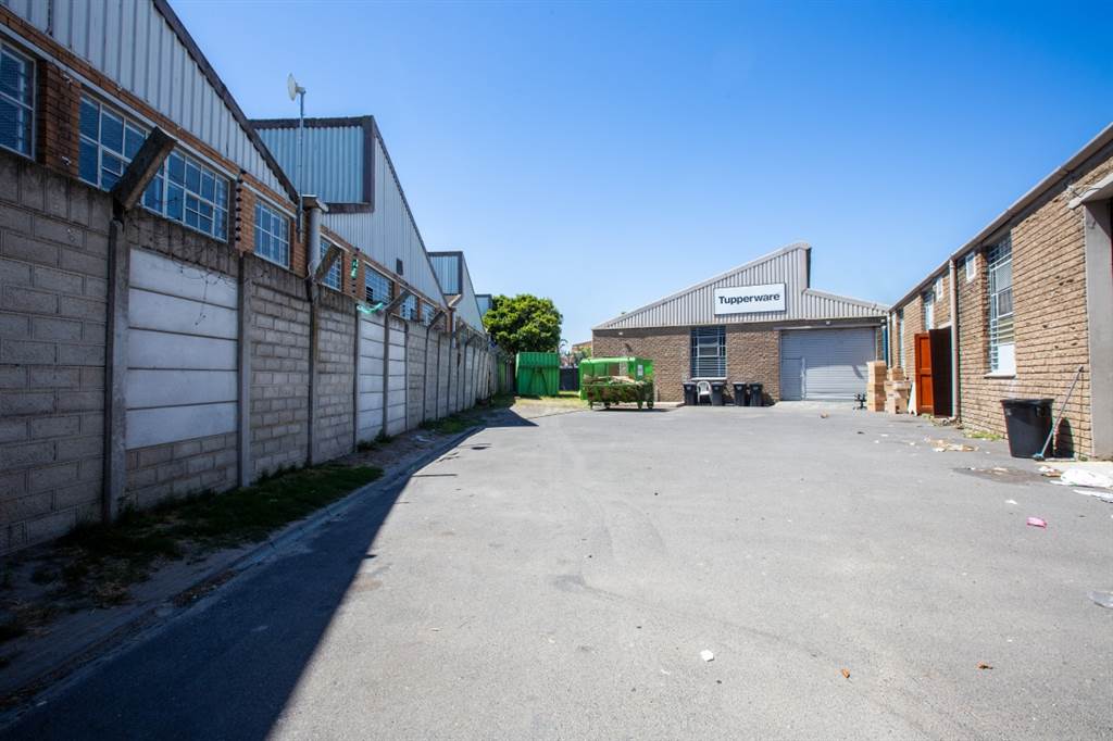 1800  m² Industrial space in Wetton photo number 20