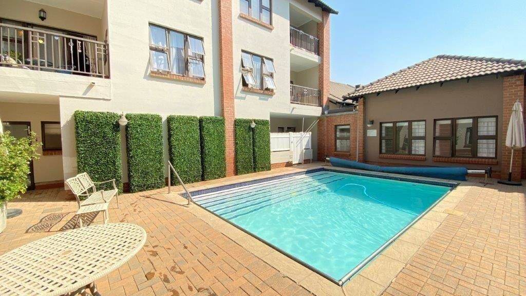 3 Bed Simplex in Douglasdale photo number 27