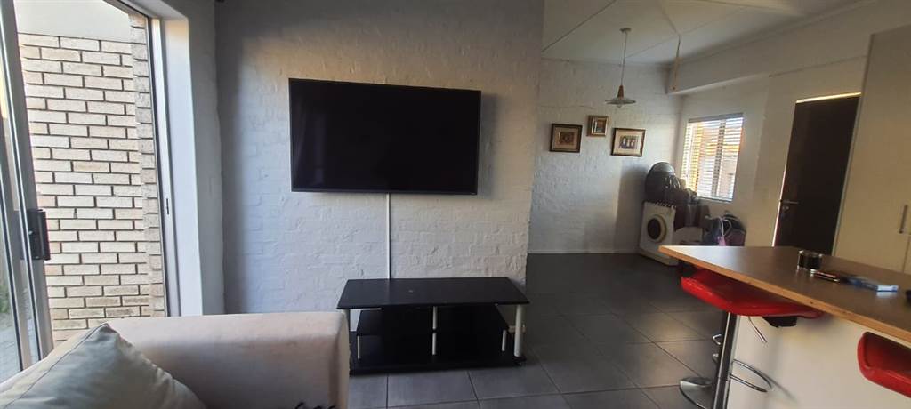 3 Bed Townhouse in Mooikloof Country Estate photo number 5